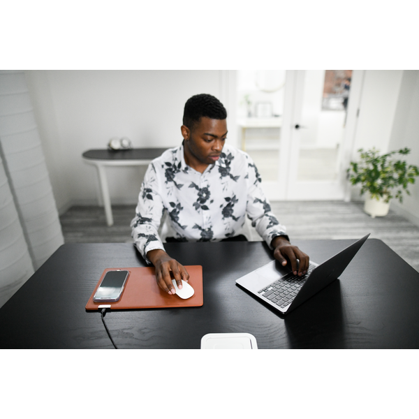 Easton Wireless Charging Mouse Pad
