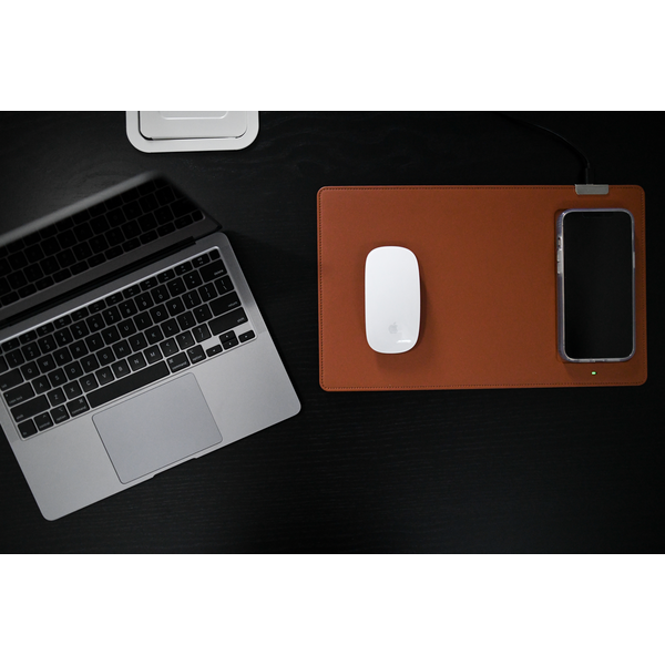 Easton Wireless Charging Mouse Pad