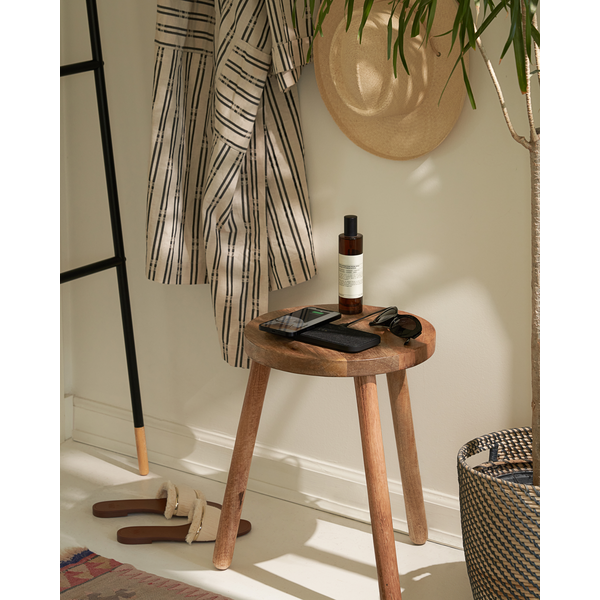 Courant® Essentials Catch 2 Multi-Device Wireless Charger