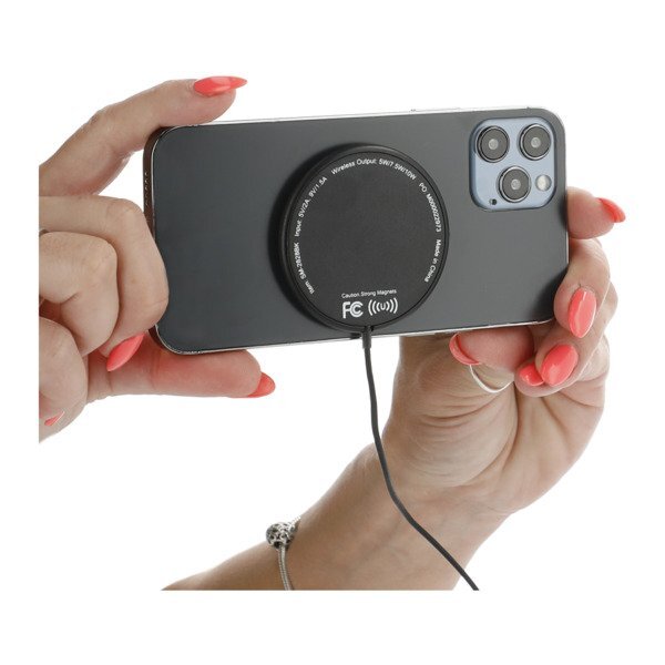 MagClick™ Fast Wireless Charging Pad