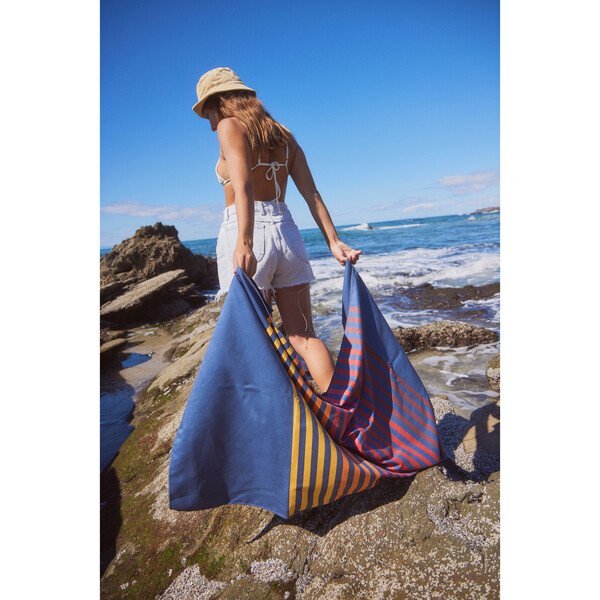 Slowtide® 100% Recycled Quick-Dry Towel, 30" x 60"