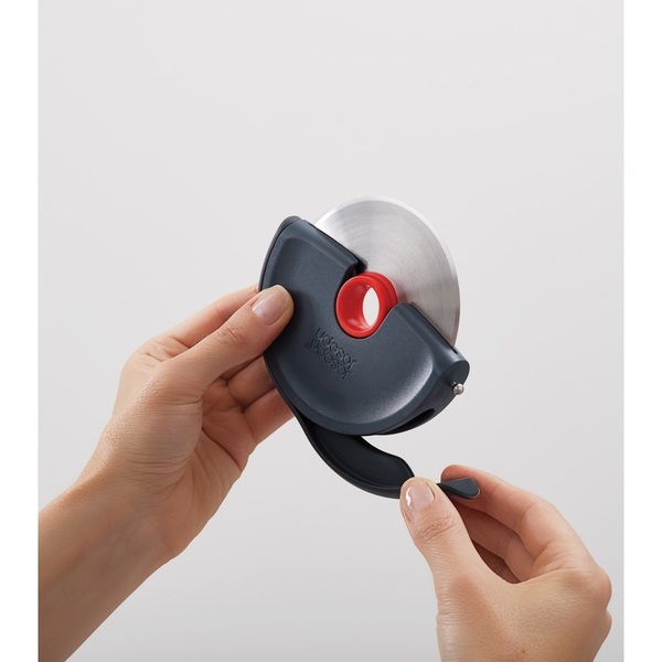 Joseph Joseph® Disc Easy-Clean Pizza Cutter