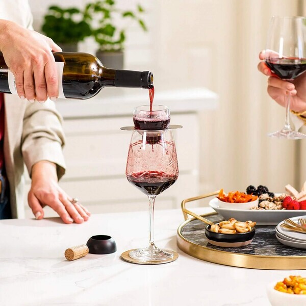 Rabbit® Wine Aerator w/ Stand