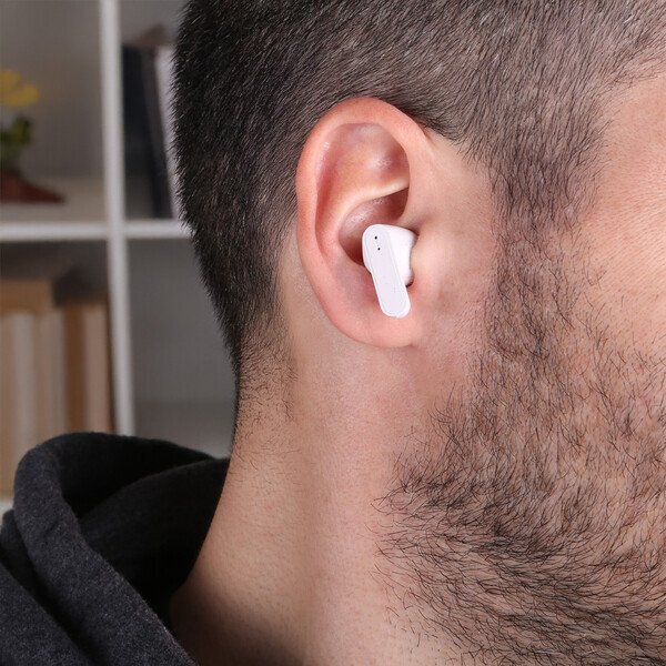 Chromeo Wireless Earbuds And Wireless Charger