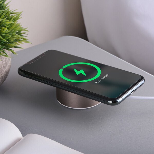 Chromeo Wireless Earbuds And Wireless Charger