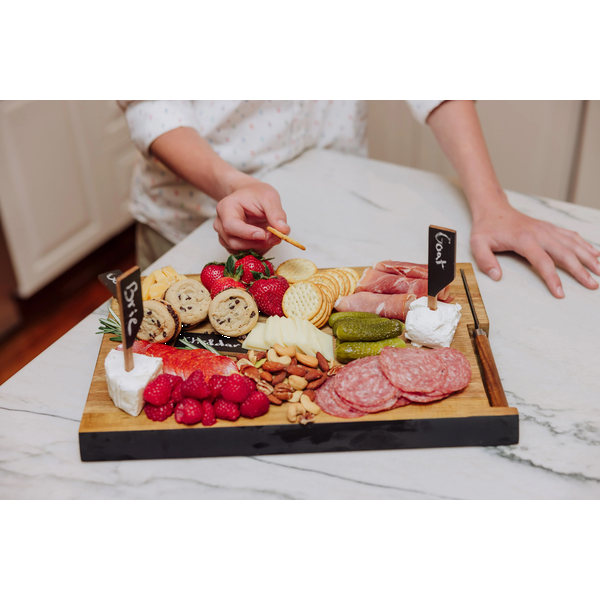 Formaggio Acacia Cheese Board & Tools Set