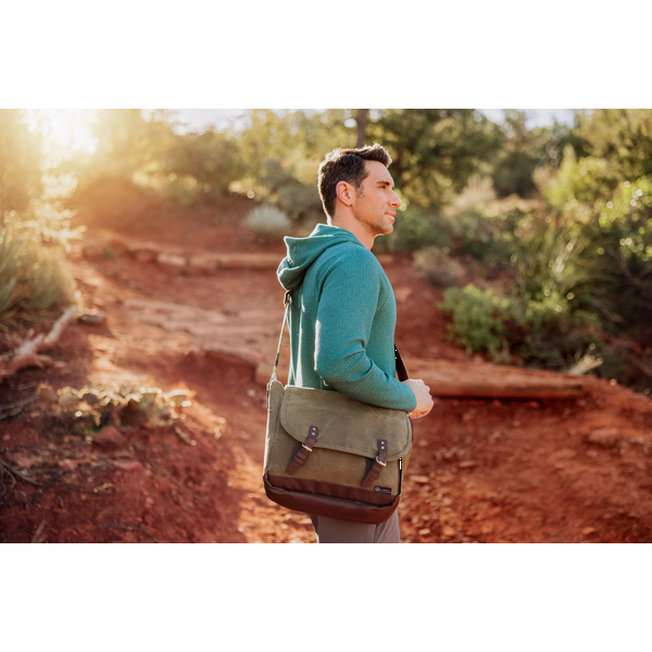 Adventure Wine Tote Gift Set