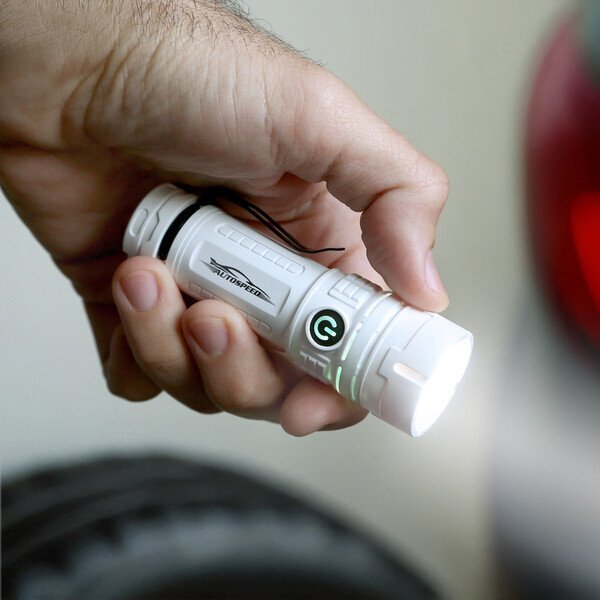 reNew Lite Rechargeable Flashlight