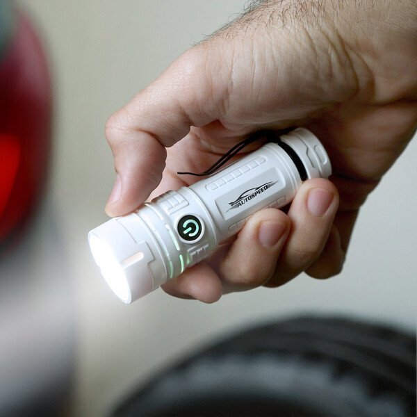 reNew Lite Rechargeable Flashlight