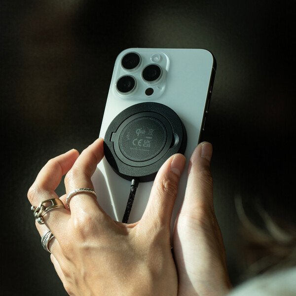 Native Union® Snapstand Qi2 Wireless Charger