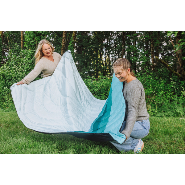 Aura Outdoor Cotton/Poly Puffer Blanket, 79" x 55"