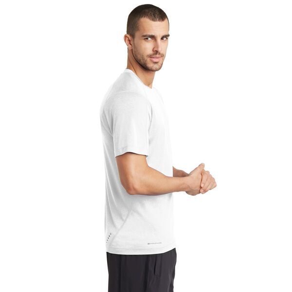 OGIO® ENDURANCE Pulse Men's Performance Crew