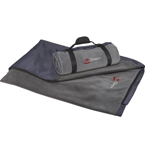 High Sierra® Oversize Picnic Blanket, 60" x 70"